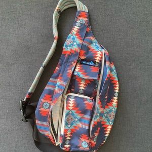Kavu Aztec sling bag EUC